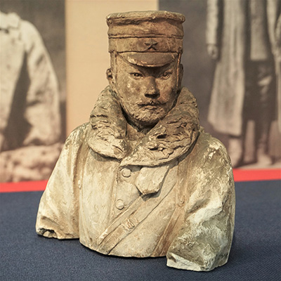 八甲田山雪中行軍記念像の胸像（石膏）